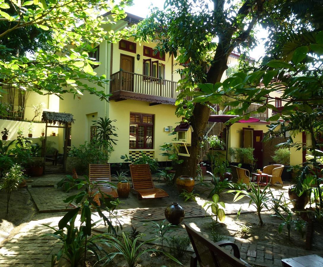 Alamanda Inn, Boutique Hotel And French Restaurant Янгон Екстериор снимка