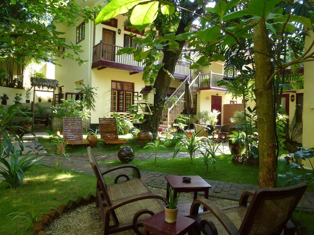 Alamanda Inn, Boutique Hotel And French Restaurant Янгон Екстериор снимка