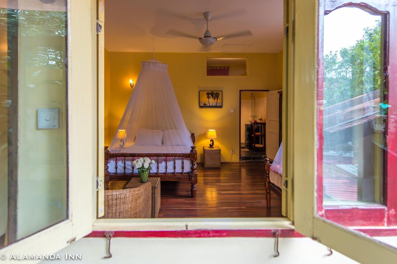 Alamanda Inn, Boutique Hotel And French Restaurant Янгон Екстериор снимка