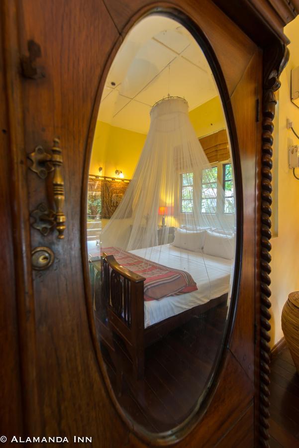 Alamanda Inn, Boutique Hotel And French Restaurant Янгон Екстериор снимка